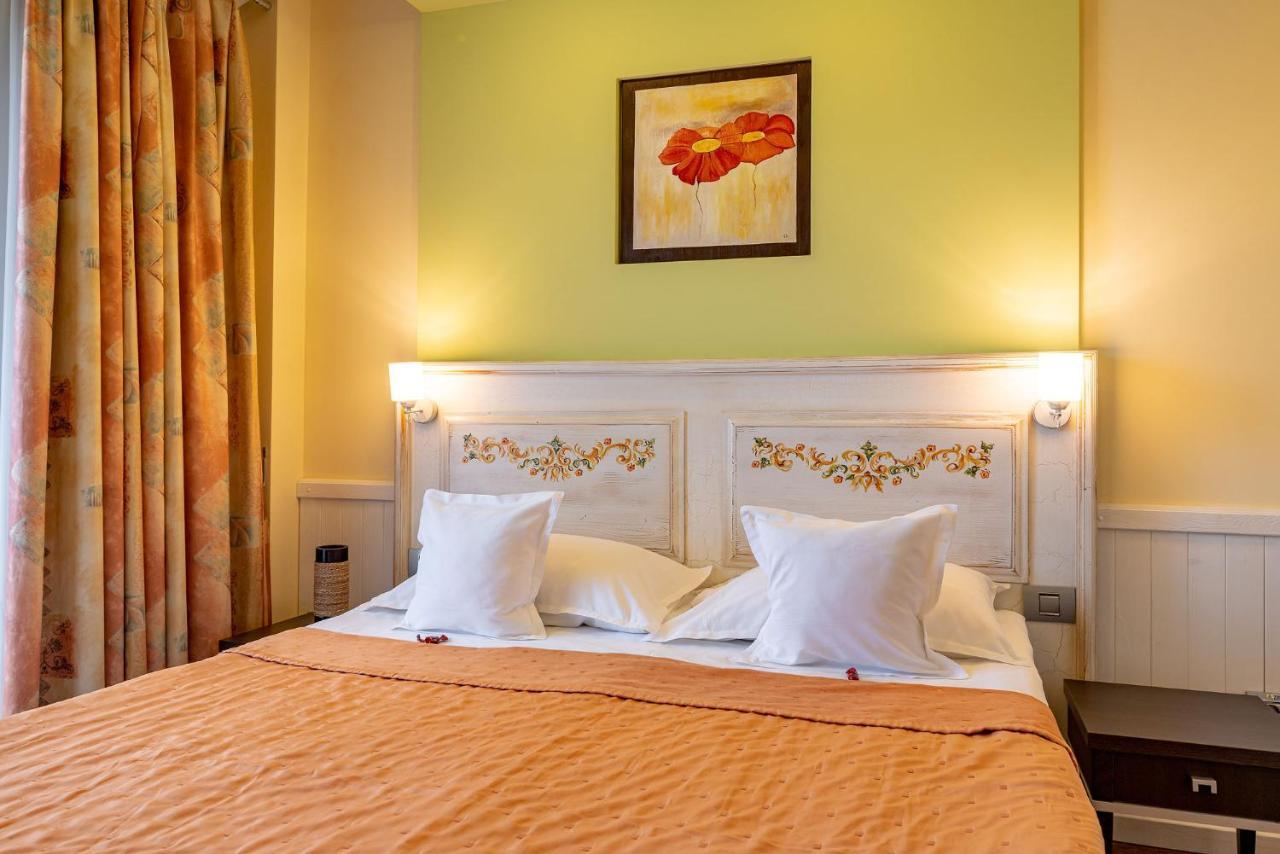 Casa Freya Hotel Buşteni Buitenkant foto