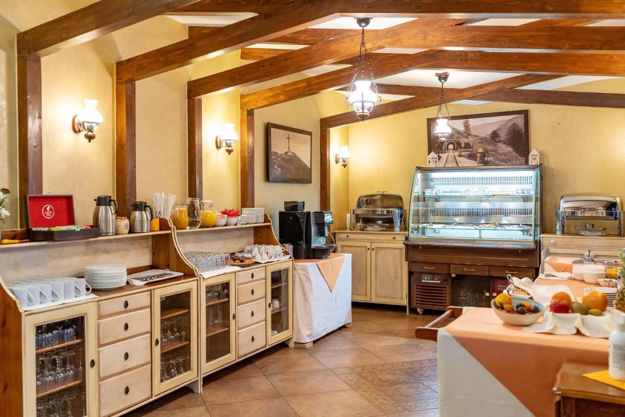 Casa Freya Hotel Buşteni Buitenkant foto