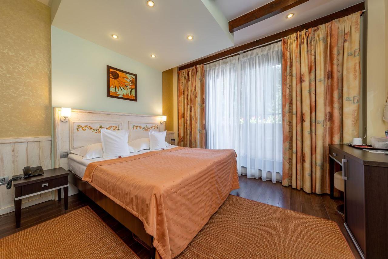 Casa Freya Hotel Buşteni Buitenkant foto