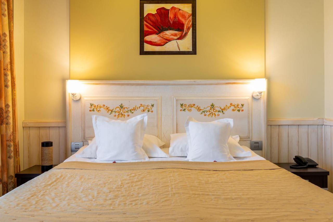Casa Freya Hotel Buşteni Buitenkant foto