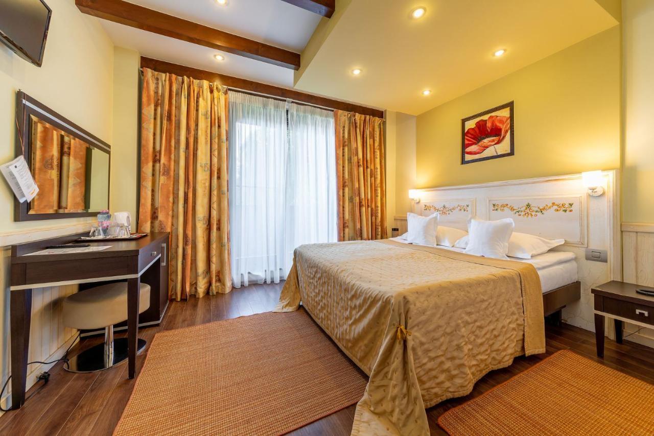 Casa Freya Hotel Buşteni Buitenkant foto