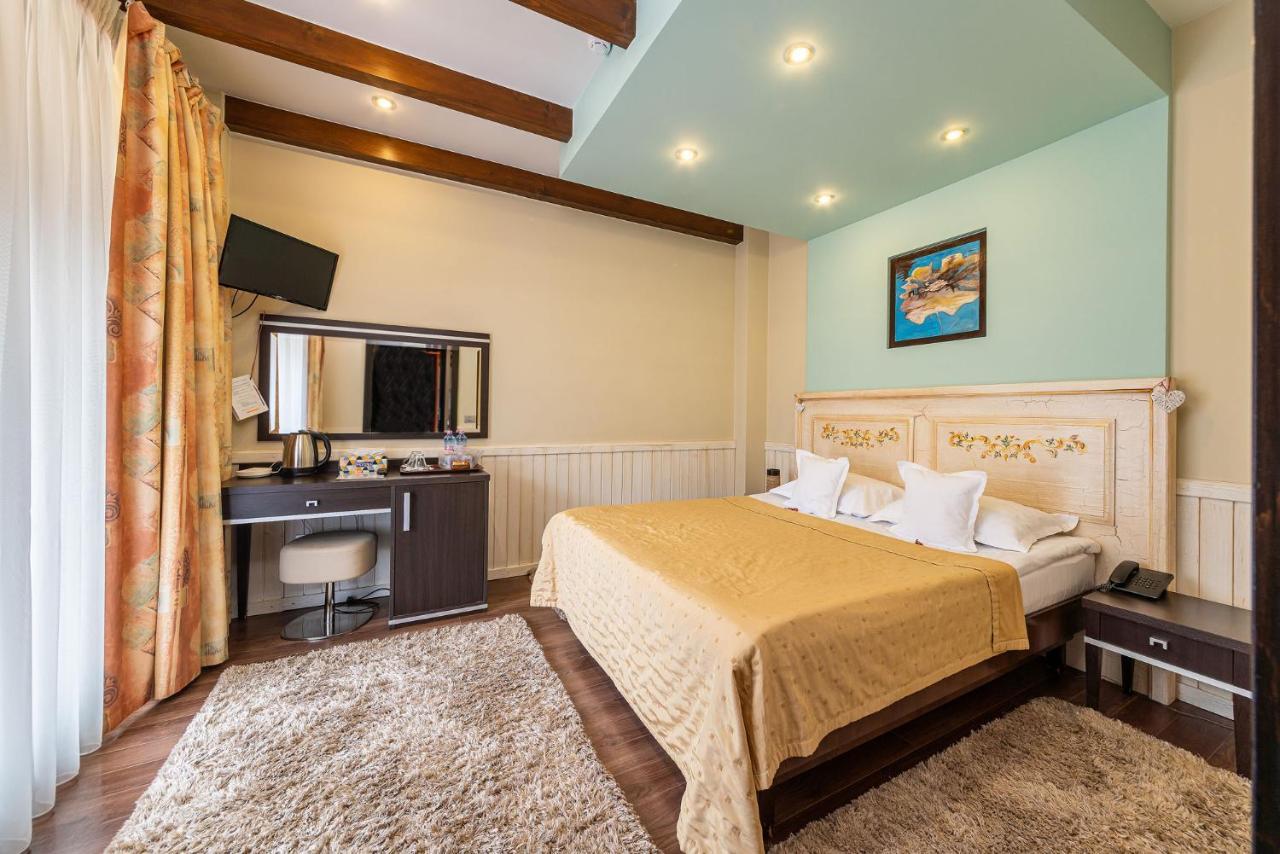 Casa Freya Hotel Buşteni Buitenkant foto