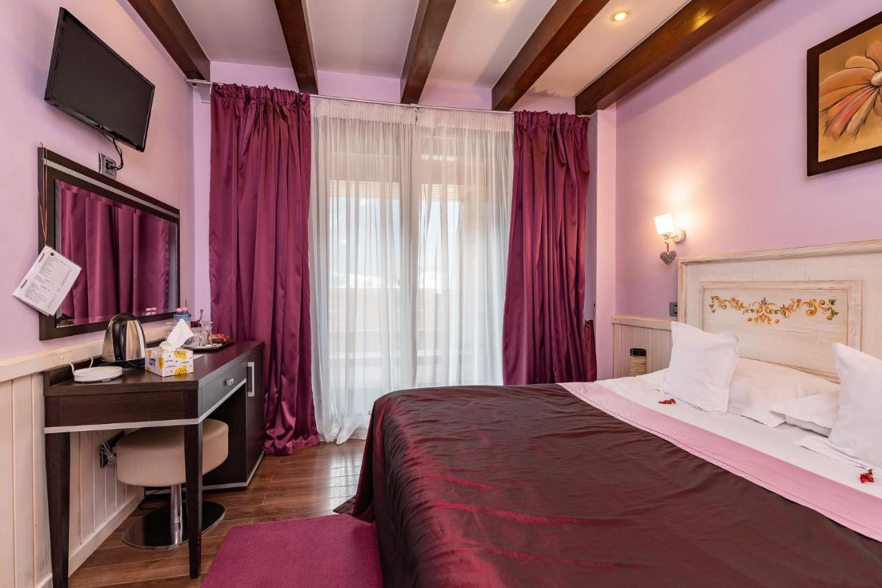 Casa Freya Hotel Buşteni Buitenkant foto