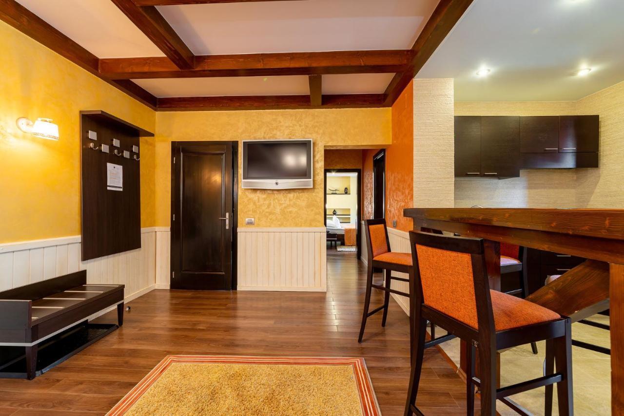 Casa Freya Hotel Buşteni Buitenkant foto