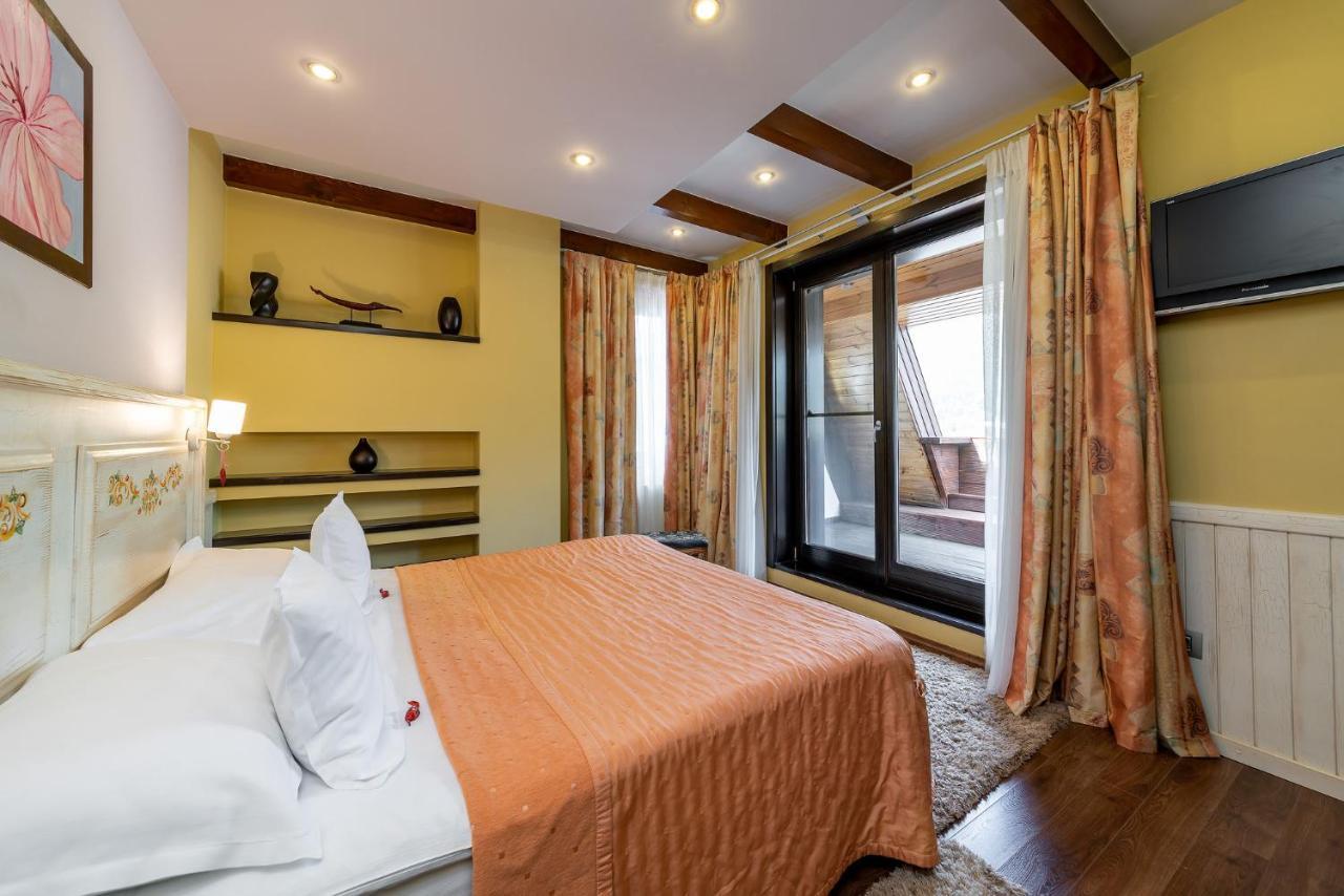 Casa Freya Hotel Buşteni Buitenkant foto