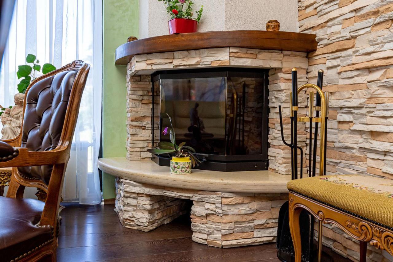 Casa Freya Hotel Buşteni Buitenkant foto