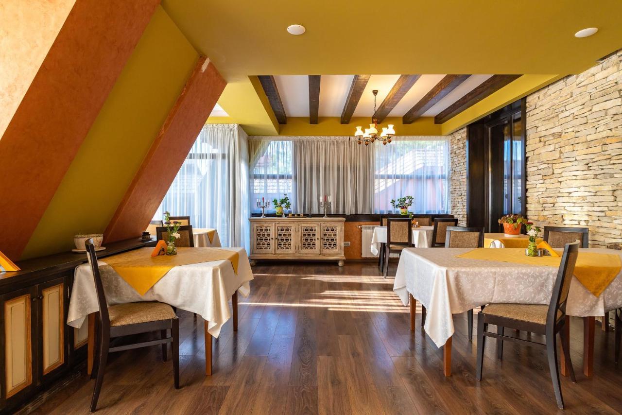 Casa Freya Hotel Buşteni Buitenkant foto