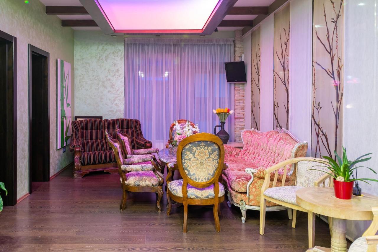 Casa Freya Hotel Buşteni Buitenkant foto
