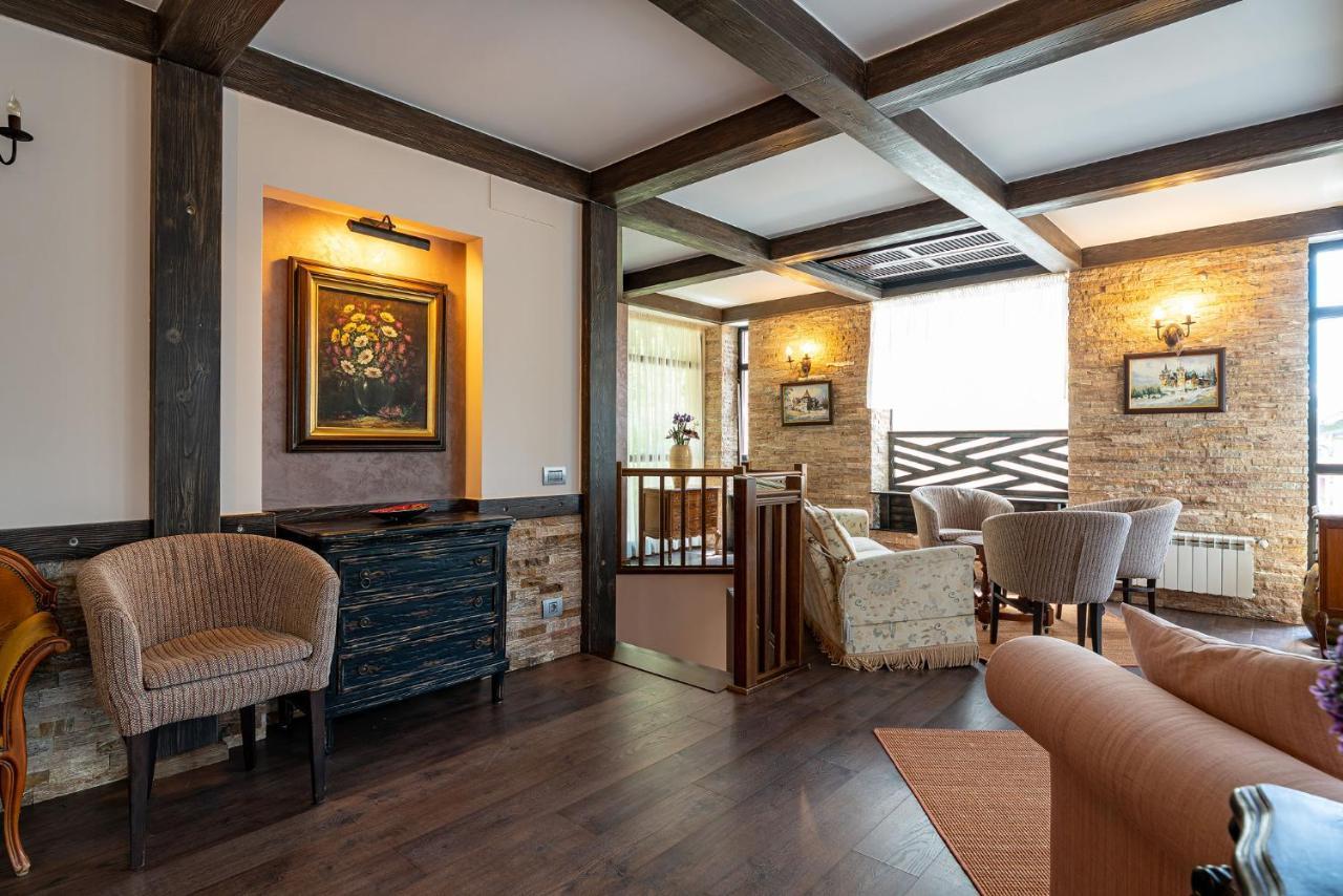 Casa Freya Hotel Buşteni Buitenkant foto