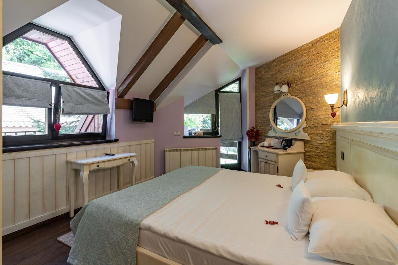 Casa Freya Hotel Buşteni Buitenkant foto