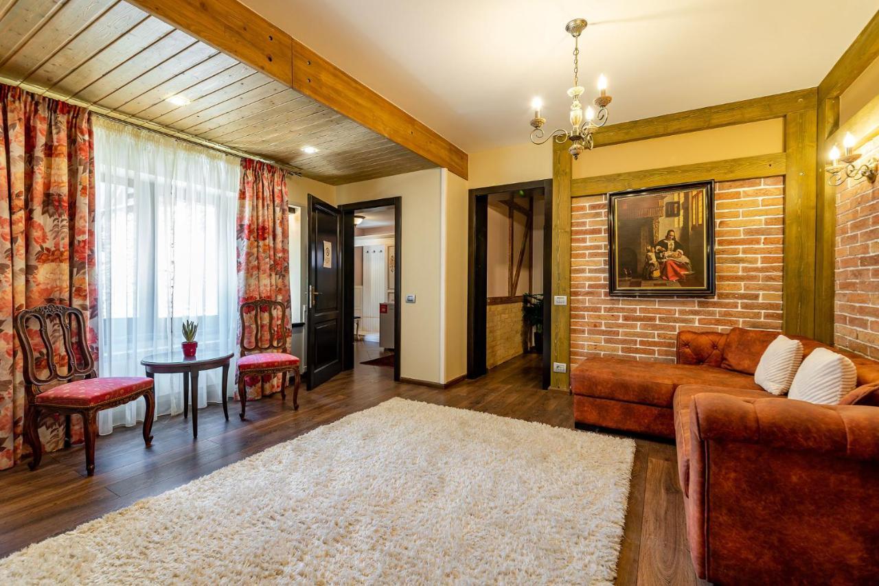 Casa Freya Hotel Buşteni Buitenkant foto